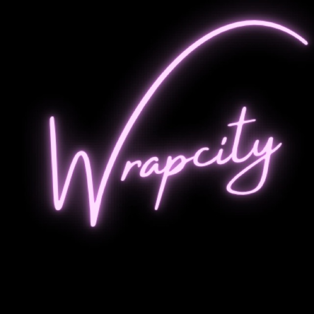 Poshmark banner for @wrapcity